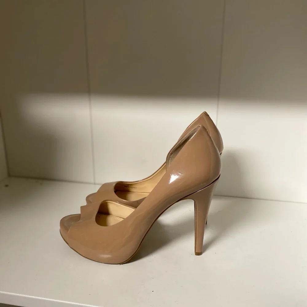 Jessica Simpson size 7 peep toe heels - Picture 2 of 3